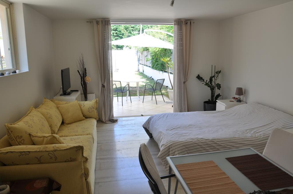 Cosy Studio With Garden / Individual Apartment Athens Ngoại thất bức ảnh