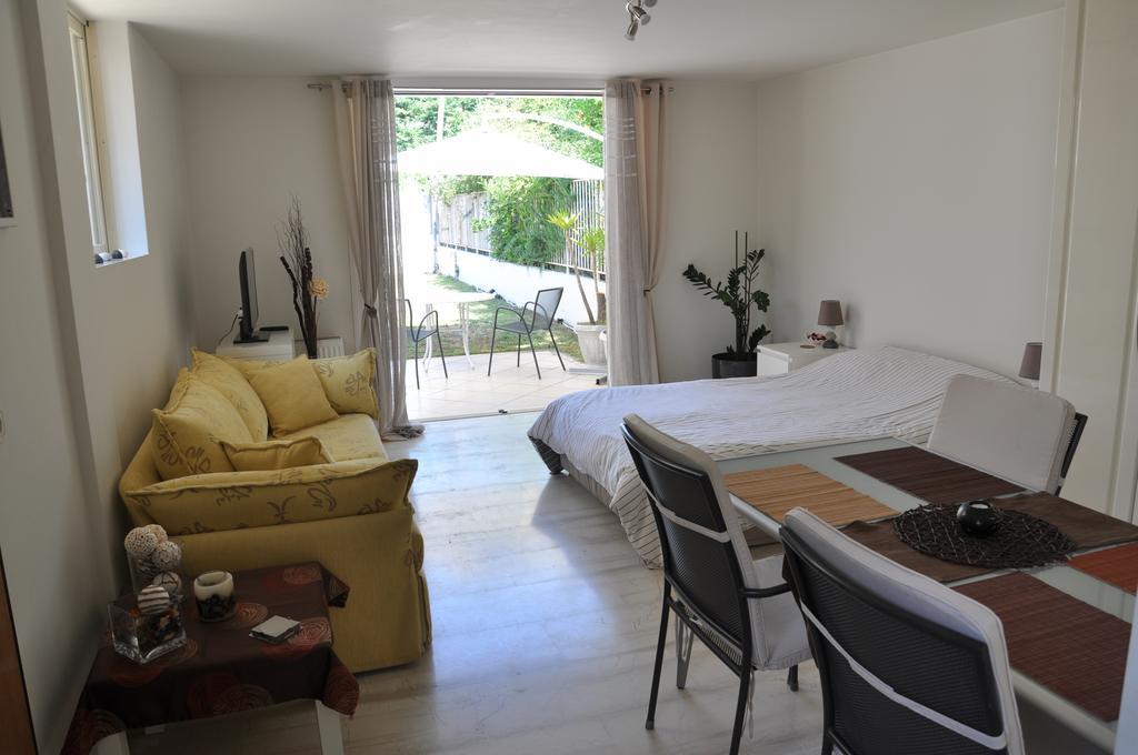 Cosy Studio With Garden / Individual Apartment Athens Ngoại thất bức ảnh