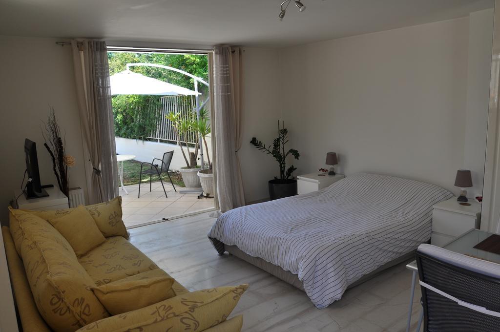 Cosy Studio With Garden / Individual Apartment Athens Ngoại thất bức ảnh