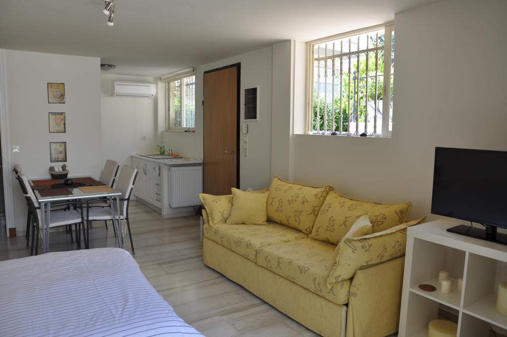 Cosy Studio With Garden / Individual Apartment Athens Ngoại thất bức ảnh
