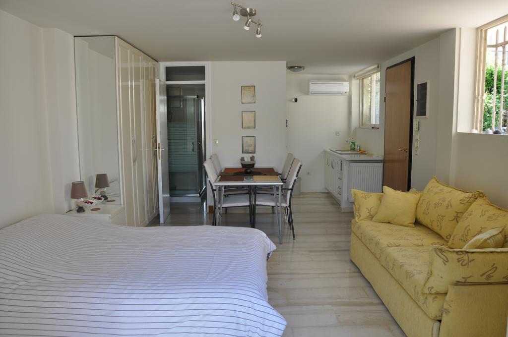 Cosy Studio With Garden / Individual Apartment Athens Ngoại thất bức ảnh